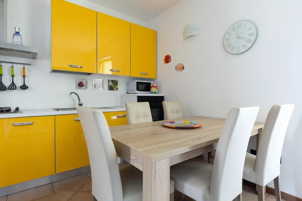 Apartment Ferienwohnung Casa Sul Garda Con Charme Padenghe sul Garda Italien