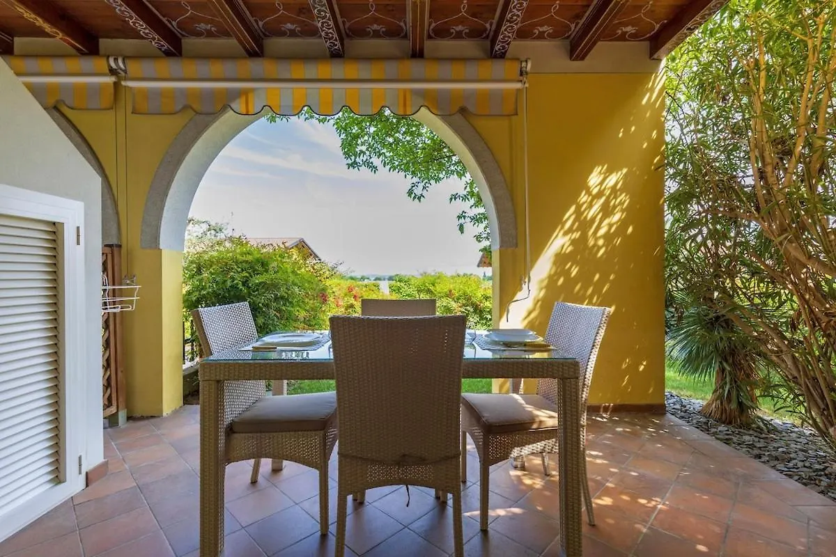 Casa Sul Garda Con Charme Daire Padenghe sul Garda 0*,  İtalya